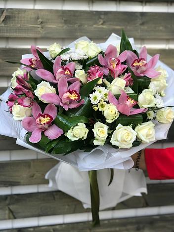 Букет цветов из: Розы и Хризантемы в Песчанокопском