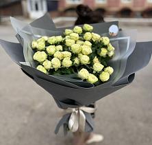 Букет Белые кустовые розы Солинеро в Песчанокопском